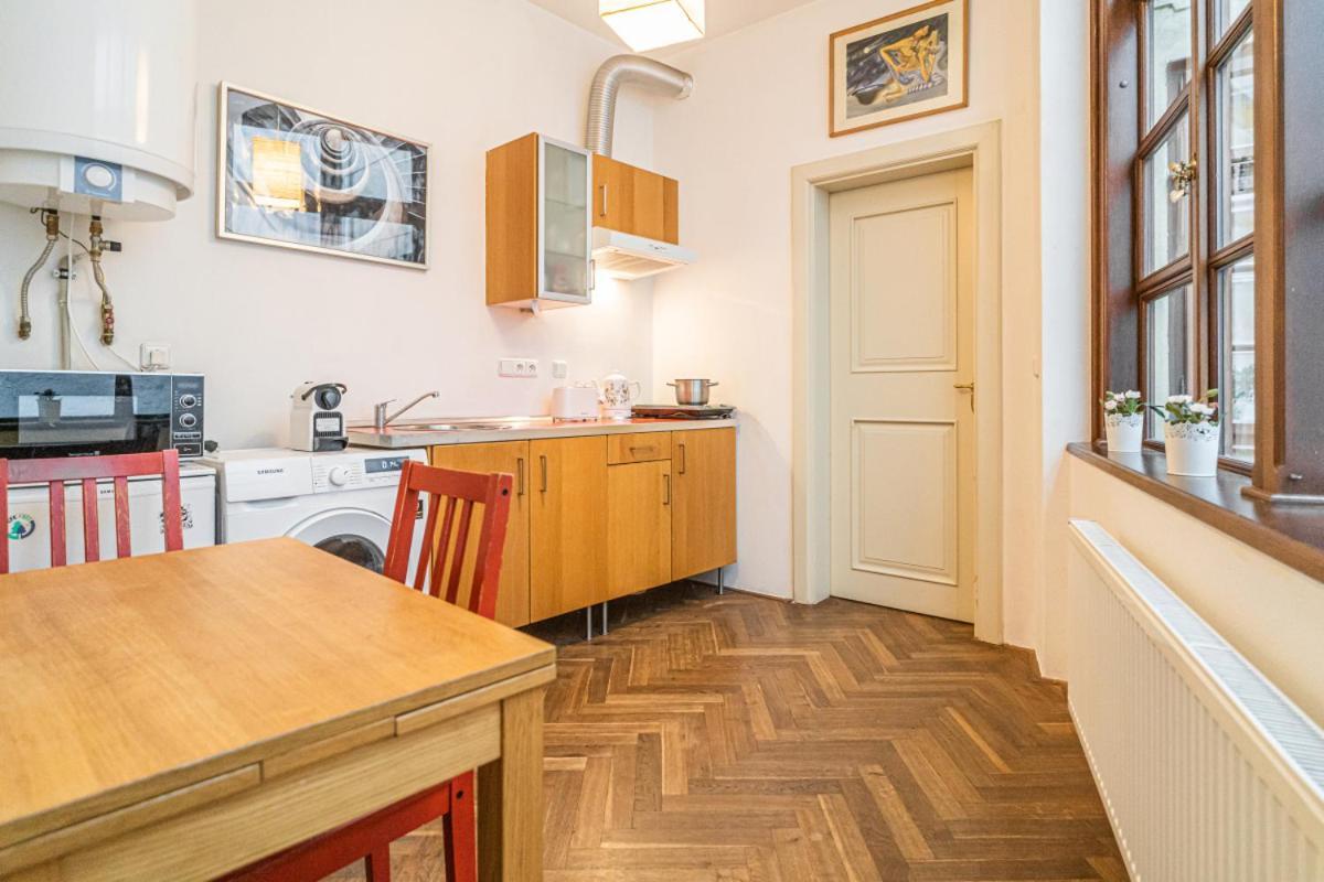 Stylish Studio At Lesser Town, Charles Bridge 3min By Walk Apartmán *
